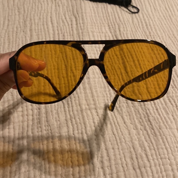 Accessories - Tortoise shell frame aviator sunglasses. Oversized fit Amber tone lenses. Unisex